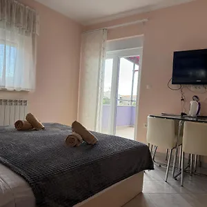 Aparthotel Viola, Pjescana Uvala